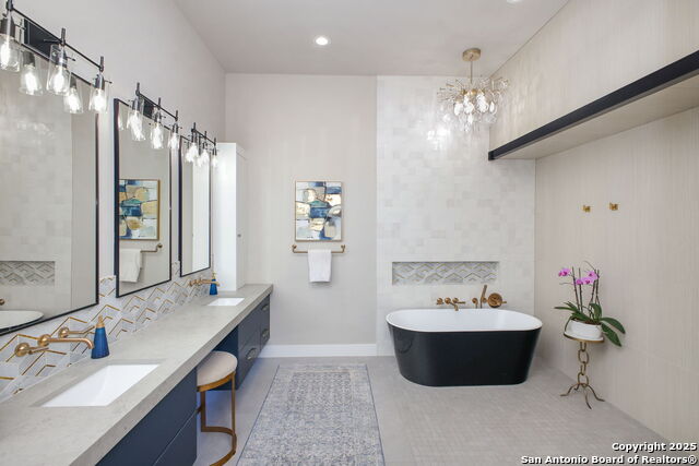 Listing photo id 8 for 140 Winston S