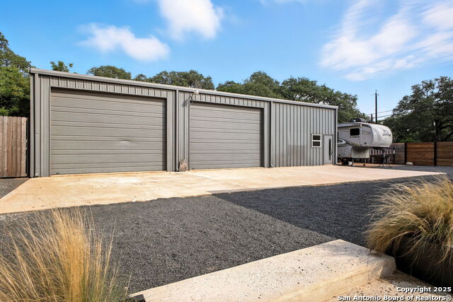 Listing photo id 11 for 140 Winston S