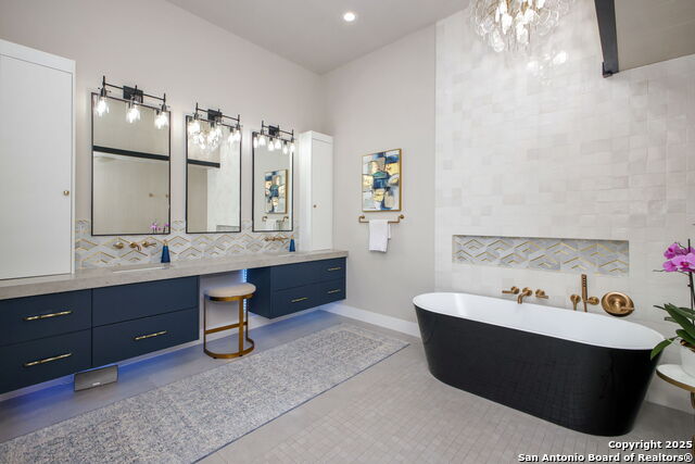 Listing photo id 39 for 140 Winston S
