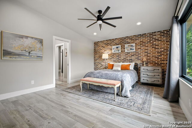Listing photo id 47 for 140 Winston S