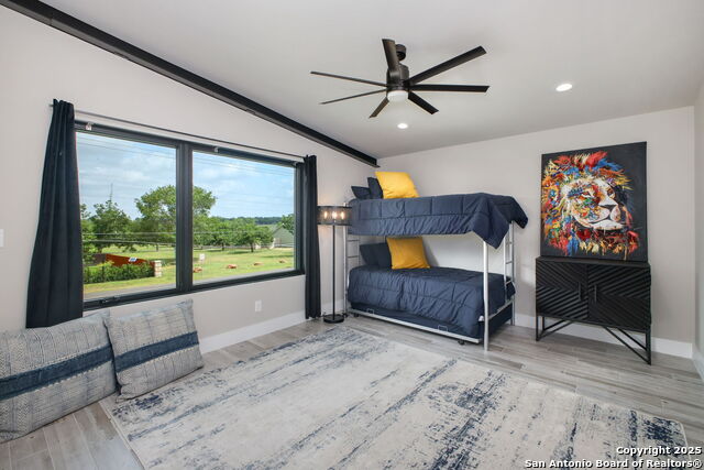 Listing photo id 48 for 140 Winston S