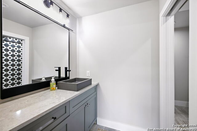 Listing photo id 50 for 140 Winston S