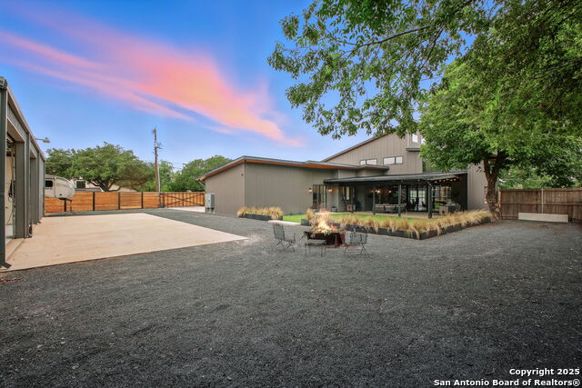 Listing photo id 54 for 140 Winston S