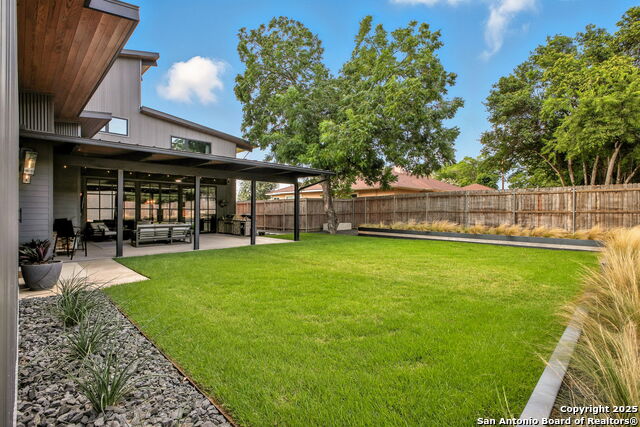 Listing photo id 64 for 140 Winston S