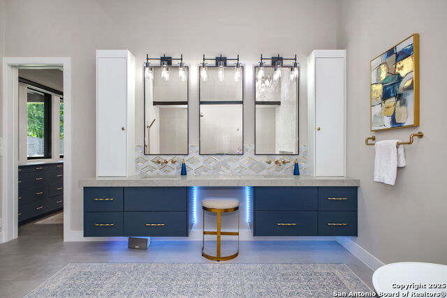 Listing photo id 7 for 140 Winston S