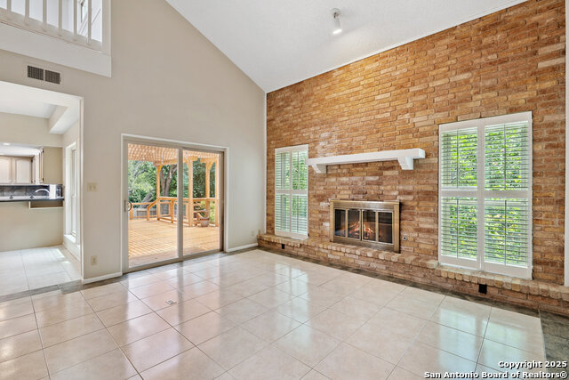 Listing photo id 15 for 3026 Whisper Fern
