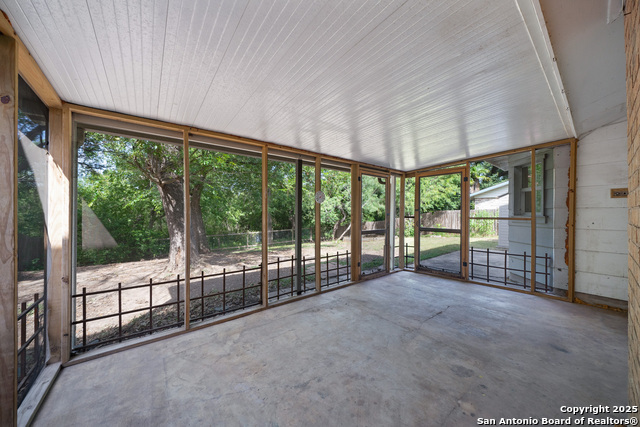 Image 32 of 40 For 5214 La Barranca St