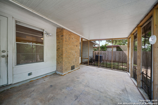 Image 33 of 40 For 5214 La Barranca St
