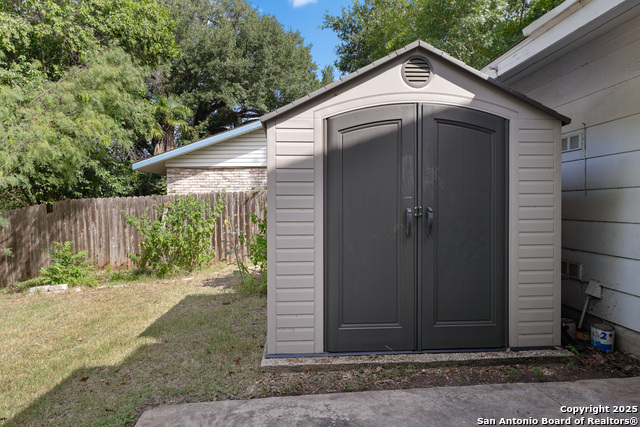 Image 37 of 40 For 5214 La Barranca St