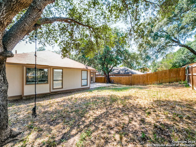 Listing photo id 23 for 4922 Timber Wind