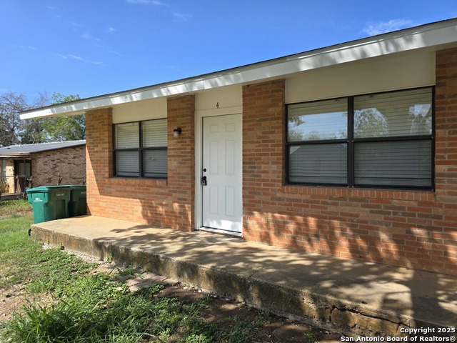 Details for 212 Simmons  , Jourdanton, TX 78026
