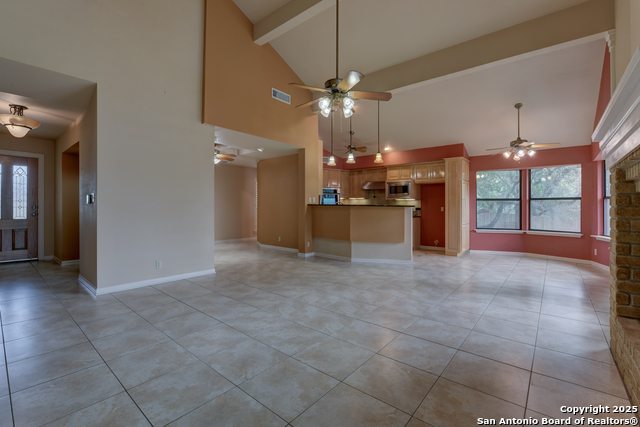 Image 4 of 40 For 19918 Encino Royale