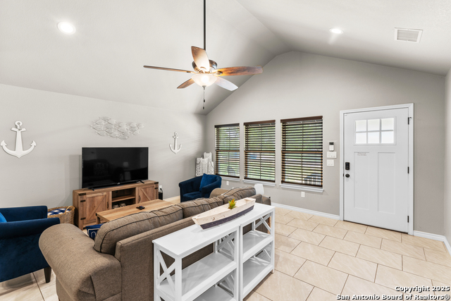 Image 11 of 36 For 2319 Westview Dr