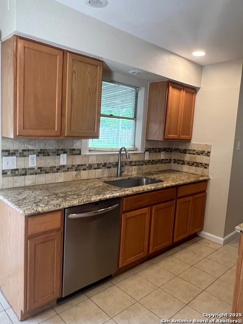 Image 13 of 43 For 13615 Larkbrook