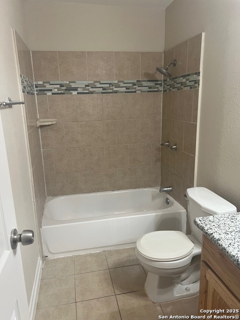 Image 22 of 43 For 13615 Larkbrook