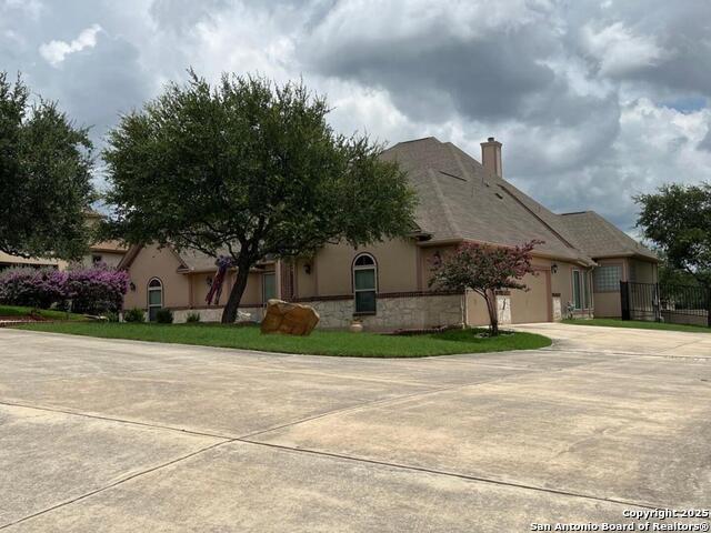 Listing photo id 0 for 21918 Pesa Cove