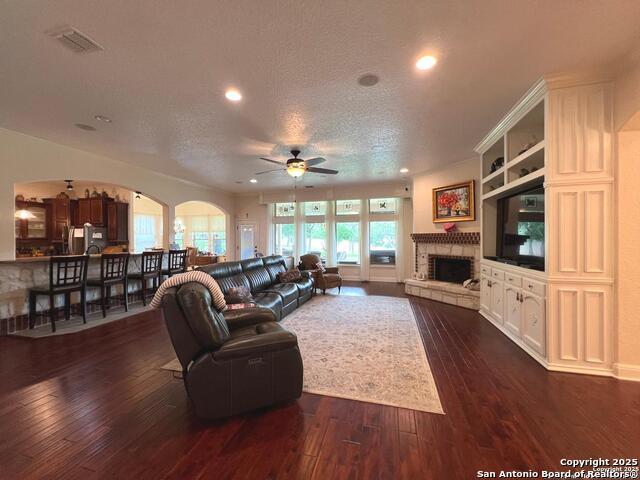Listing photo id 21 for 21918 Pesa Cove