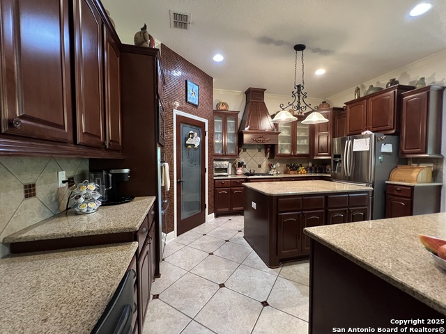 Listing photo id 6 for 21918 Pesa Cove