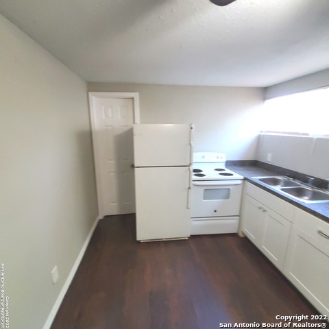 Image 3 of 8 For 123 Harwood Dr  2