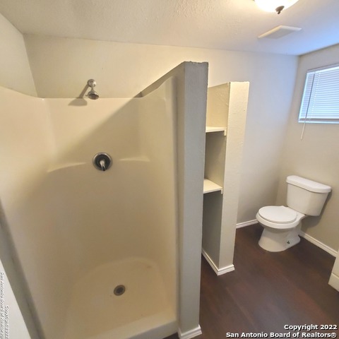 Image 5 of 8 For 123 Harwood Dr  2