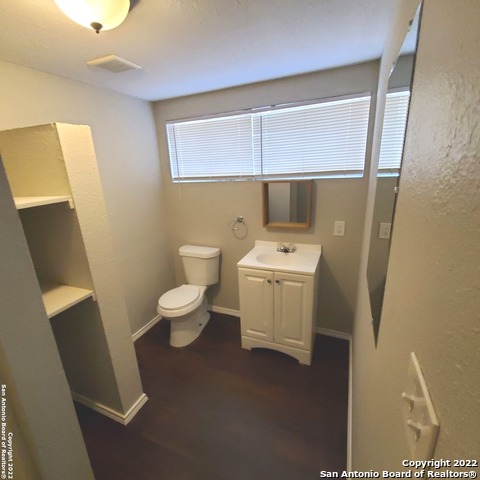 Image 6 of 8 For 123 Harwood Dr  2