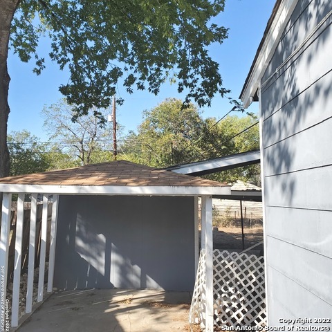 Image 7 of 8 For 123 Harwood Dr  2