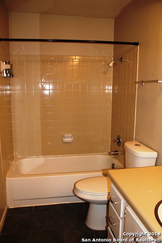 Listing photo id 4 for 3843 Barrington St 219e