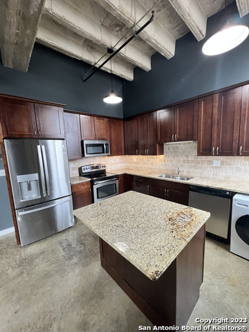 Image 12 of 27 For 1331 Flores St S 214a