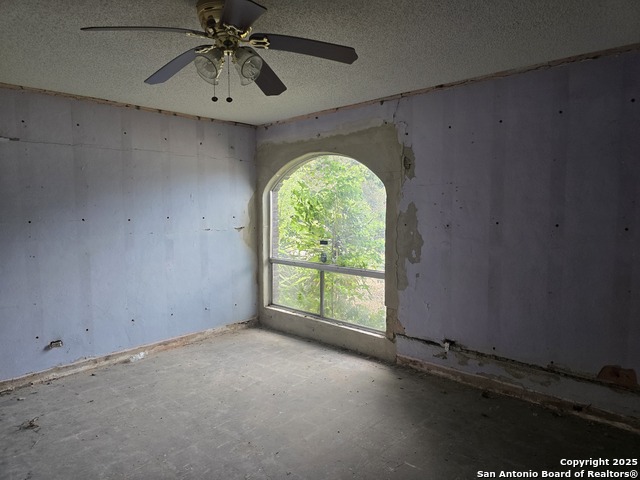 Image 11 of 22 For 3371 Woodlawn W