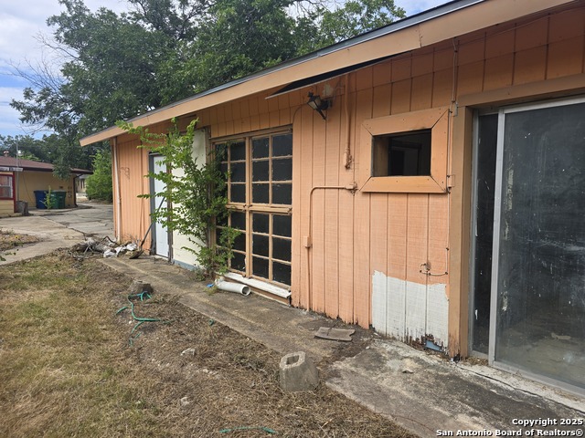 Image 16 of 22 For 3371 Woodlawn W