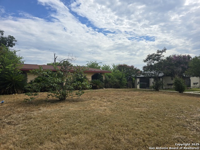 Image 3 of 22 For 3371 Woodlawn W