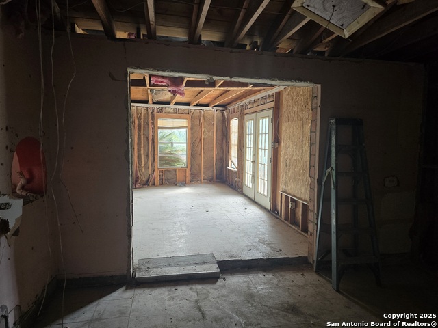 Image 6 of 22 For 3371 Woodlawn W
