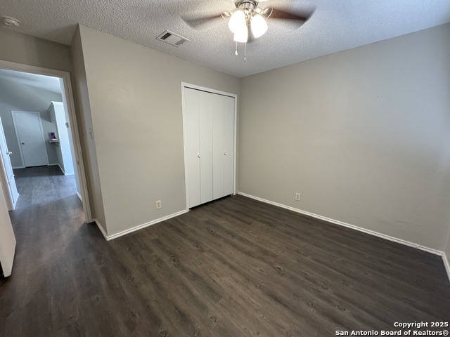 Image 7 of 8 For 5241 Meadow Rise