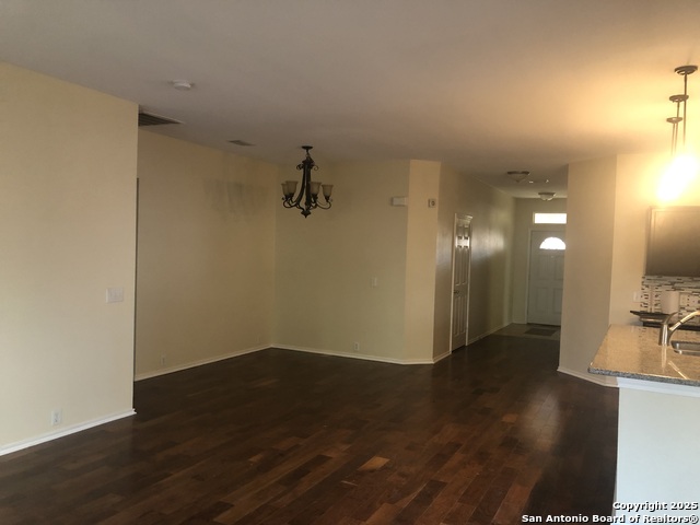Image 5 of 11 For 8110 Rosespur