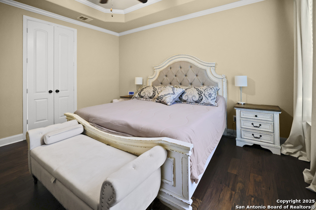 Listing photo id 10 for 3843 Ox-eye Daisy