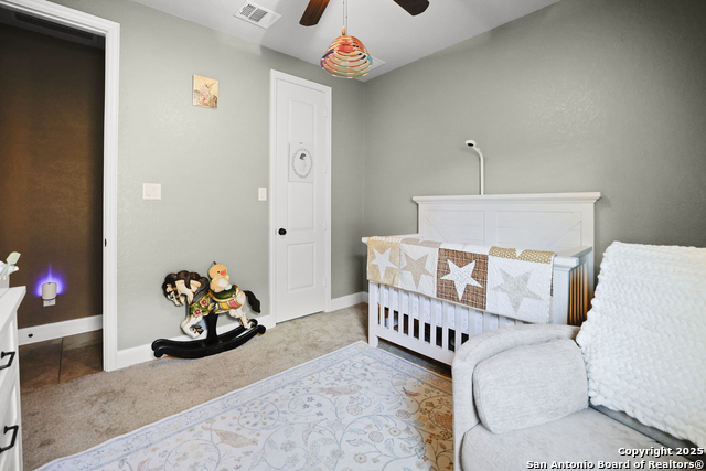 Listing photo id 22 for 3843 Ox-eye Daisy