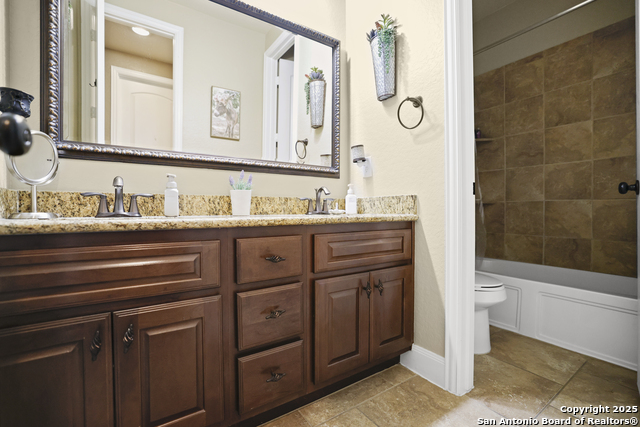 Listing photo id 29 for 3843 Ox-eye Daisy