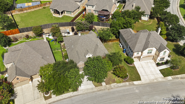 Listing photo id 35 for 3843 Ox-eye Daisy