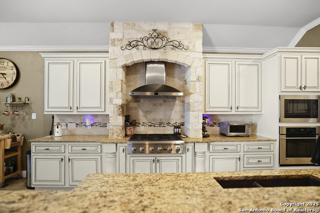 Listing photo id 3 for 3843 Ox-eye Daisy