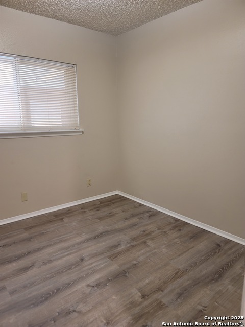 Image 16 of 38 For 10807 Green Brook