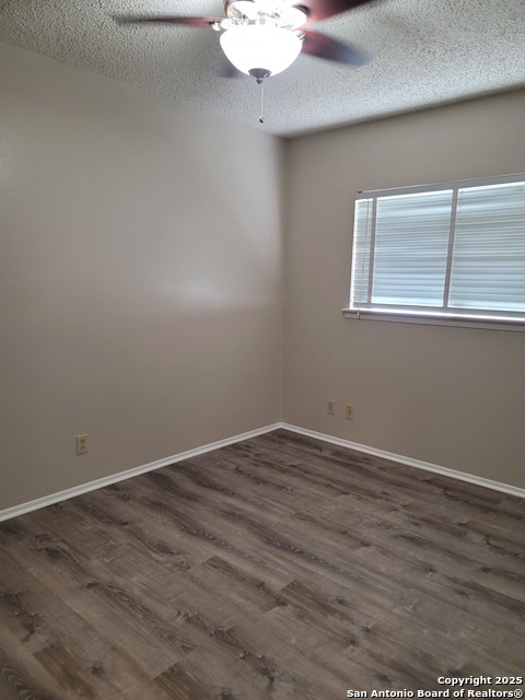 Image 18 of 38 For 10807 Green Brook