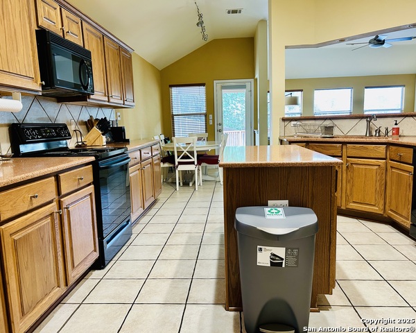 Image 10 of 30 For 607 Mello Oak