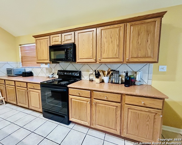 Image 13 of 30 For 607 Mello Oak