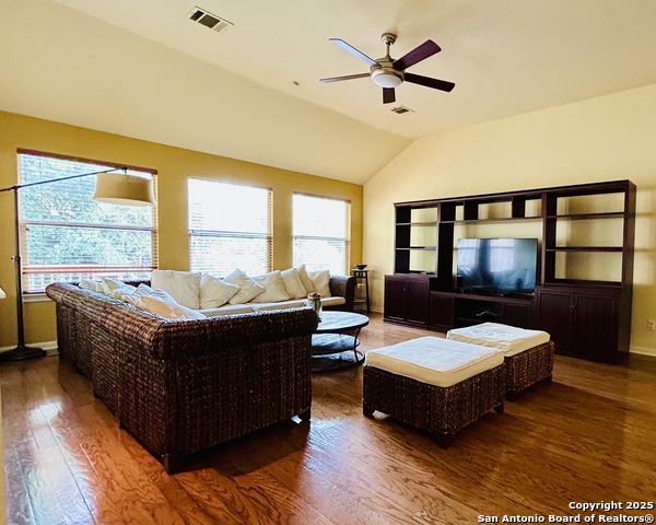 Image 15 of 30 For 607 Mello Oak