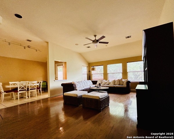 Image 16 of 30 For 607 Mello Oak