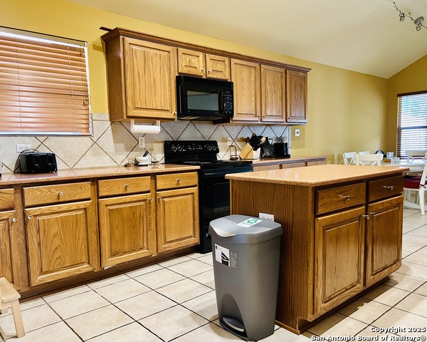 Image 9 of 30 For 607 Mello Oak