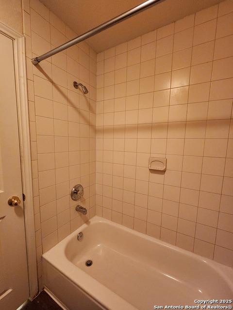 Image 16 of 24 For 3014 Green Mountain Dr