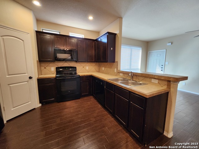 Image 10 of 24 For 292 Rosalie Dr