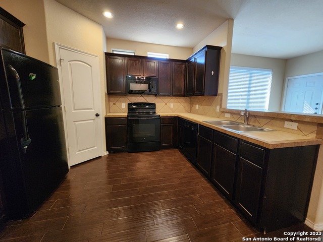 Image 13 of 24 For 292 Rosalie Dr