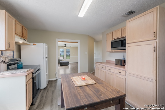 Listing photo id 9 for 4315 Prelude Pass Dr